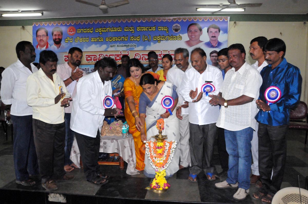 ವೃತ್ತಿಯ ಕೀಳರಿಮೆ  ಬಿಟ್ಟು ಮಕ್ಕಳನ್ನು ಶಿಕ್ಷಣವಂತರನ್ನಾಗಿ  ರೂಪಿಸಿ: ಕವಿತಾ ಶೇಖರ